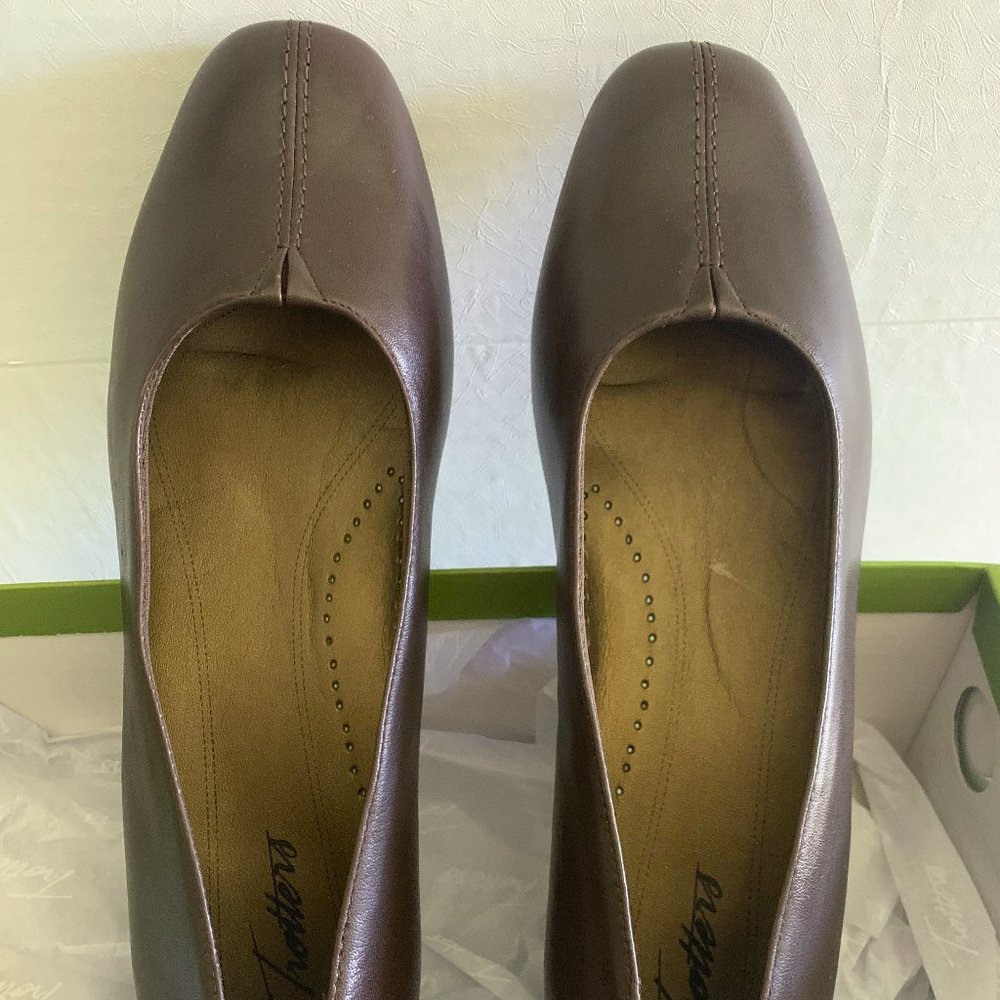 Trotters Womens Doris 9M Brown (Mocha)